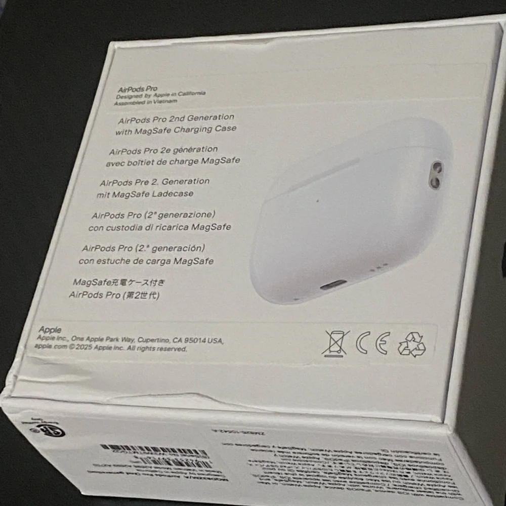 Apple AirPods Pro with MagSafe Charging Case